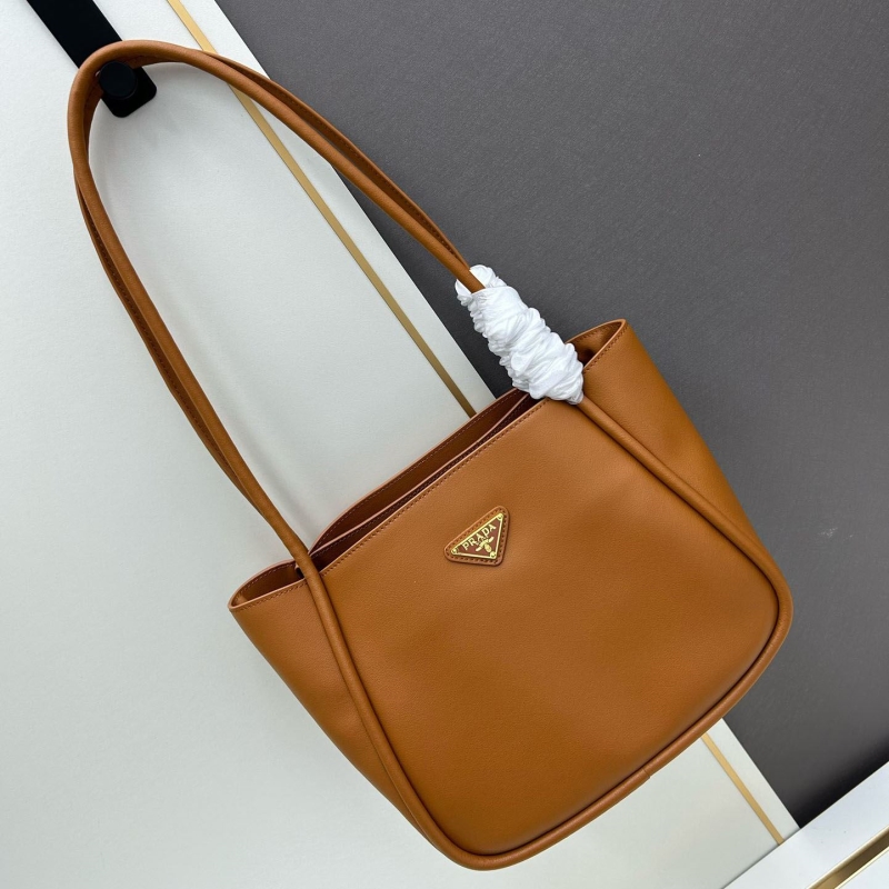 Pra*a shopping bags